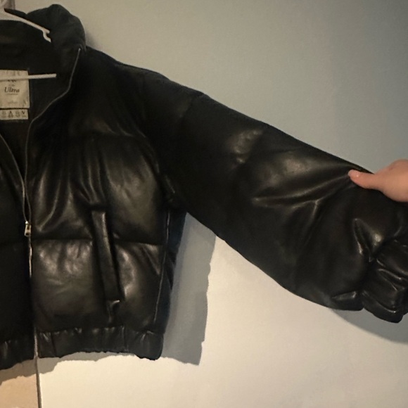 Abercrombie & Fitch Black Puffer Jacket - Picture 3 of 3